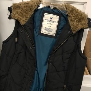 American Eagle Hooded Puffer Vest